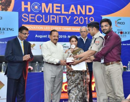 Nishant Pandey receiving FICCI Smart Policing Award 2019